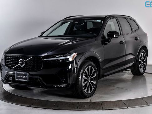 Used 2025 Volvo XC60 B5 Plus AWD/4WD image 2