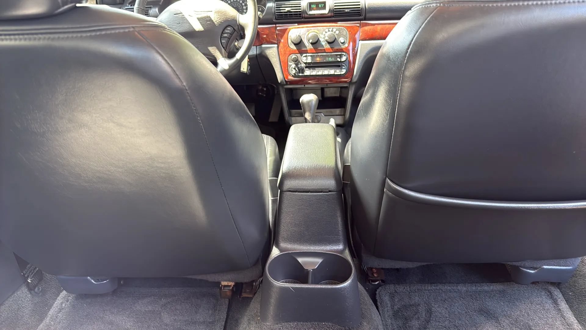 Used 2002 Chrysler Sebring LXi w/ Security Group FWD image 36