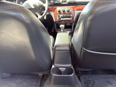 Used 2002 Chrysler Sebring LXi w/ Security Group FWD image 36
