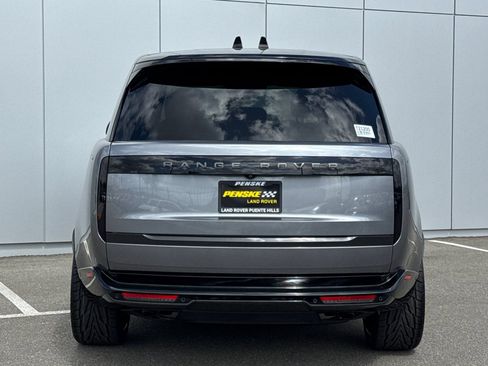 Used 2024 Land Rover Range Rover SE AWD/4WD image 4