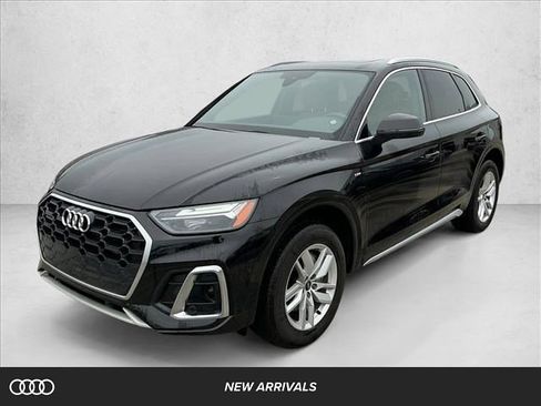 Used 2023 Audi Q5 2.0T Premium w/ Convenience Package AWD/4WD image 1