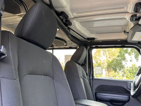 Used 2021 Jeep Wrangler Unlimited Sport image 19