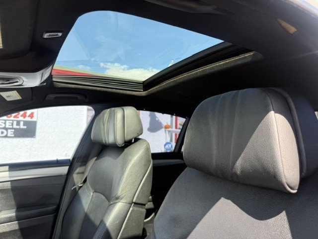 Used 2011 BMW 550i Sedan RWD image 11