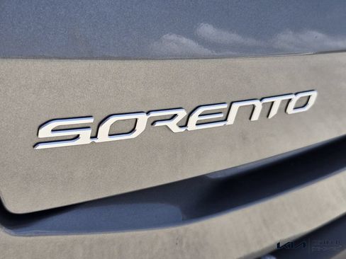Certified 2025 Kia Sorento EX AWD/4WD image 14