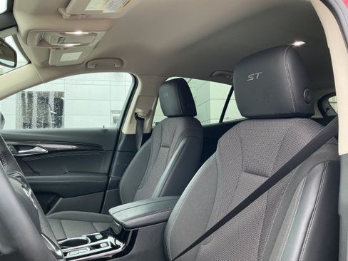 Used 2023 Buick Envision Preferred w/ Sport Touring Package AWD/4WD image 7
