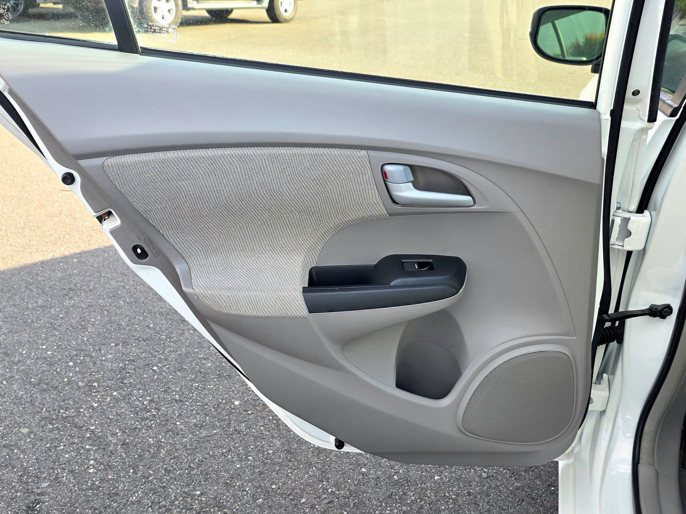 Used 2014 Honda Insight EX image 45