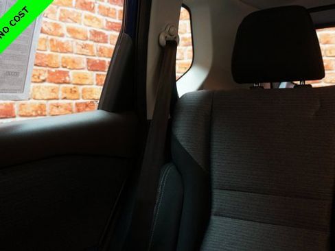 Used 2022 Nissan Rogue S image 53