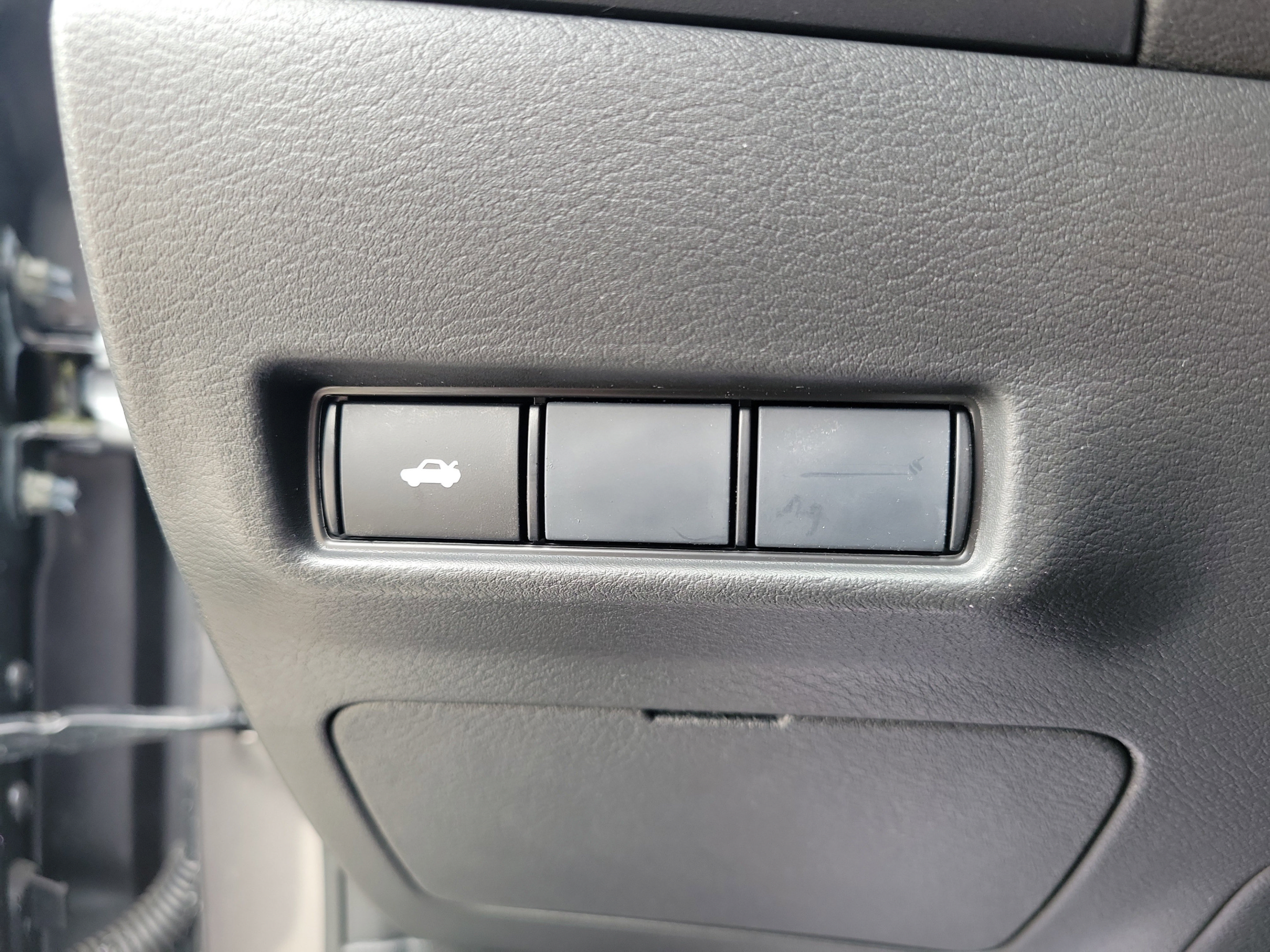 Certified 2026 Nissan Sentra SR w/ Floor Mat Package FWD image 19