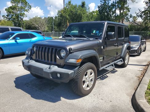 Used 2020 Jeep Wrangler Unlimited Sport S AWD/4WD image 3