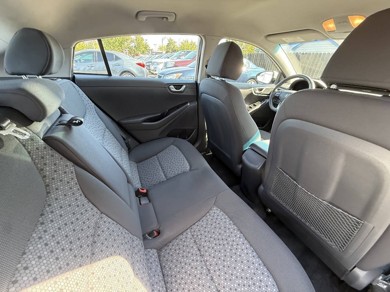 Used 2018 Hyundai Ioniq Plug-In Hybrid FWD image 17