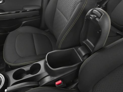 Used 2016 Kia Soul + w/ Designer's Package FWD image 9