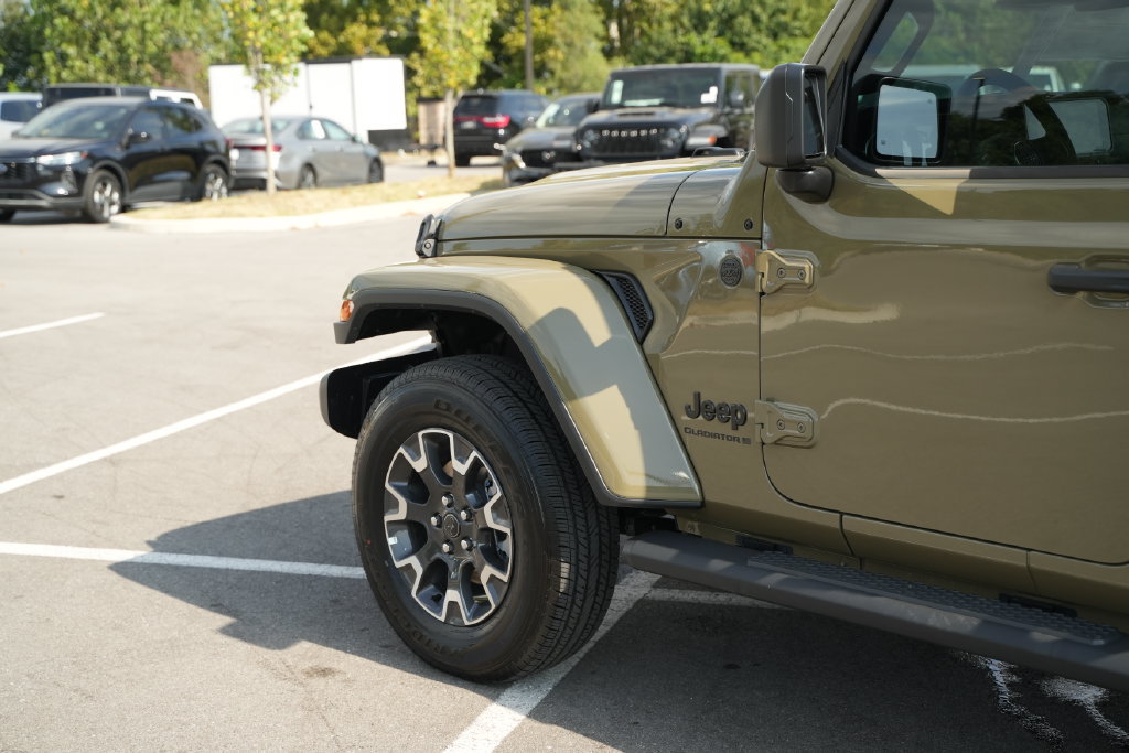 New 2026 Jeep Gladiator Sport AWD/4WD image 38