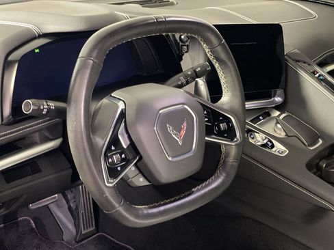 Used 2021 Chevrolet Corvette Stingray Coupe w/ Z51 Performance Package RWD image 16
