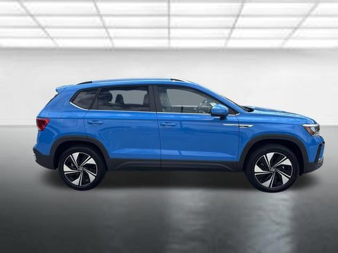 Used 2024 Volkswagen Taos SE AWD/4WD image 6