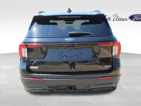 Used 2025 Ford Explorer ST-Line w/ ST-Line Street Pack AWD/4WD image 6
