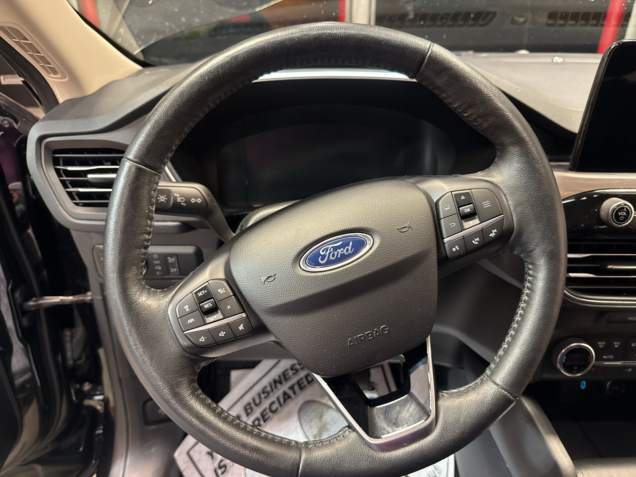 Used 2020 Ford Escape Titanium AWD/4WD image 19