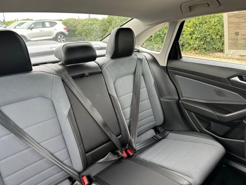 Used 2025 Volkswagen Jetta SE image 39