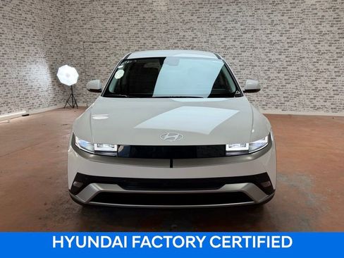 Certified 2025 Hyundai Ioniq 5 SE RWD image 2