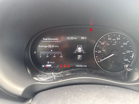 Used 2024 Nissan Kicks SR w/ SR Premium Package FWD image 7