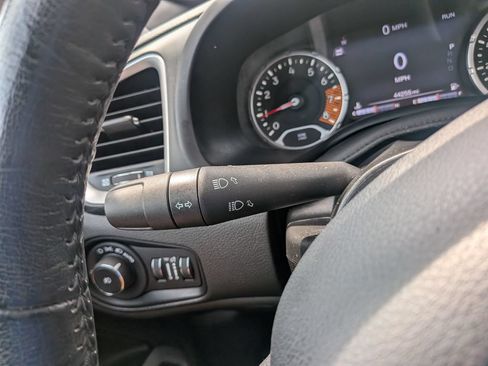 Used 2021 Jeep Renegade Latitude w/ Sun & Sound Group AWD/4WD image 29