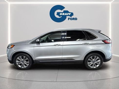 Used 2019 Ford Edge Titanium w/ Cold Weather Package AWD/4WD image 3