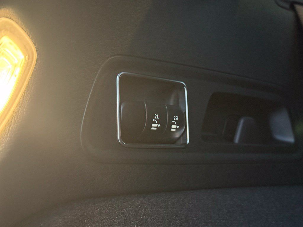 Used 2026 Mercedes-Benz GLS 450 4MATIC image 45