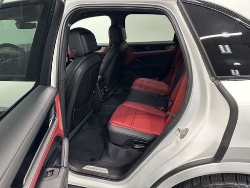 Certified 2026 Porsche Cayenne S AWD/4WD image 36