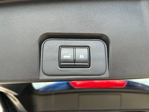 Used 2024 Nissan Rogue SV AWD/4WD image 43