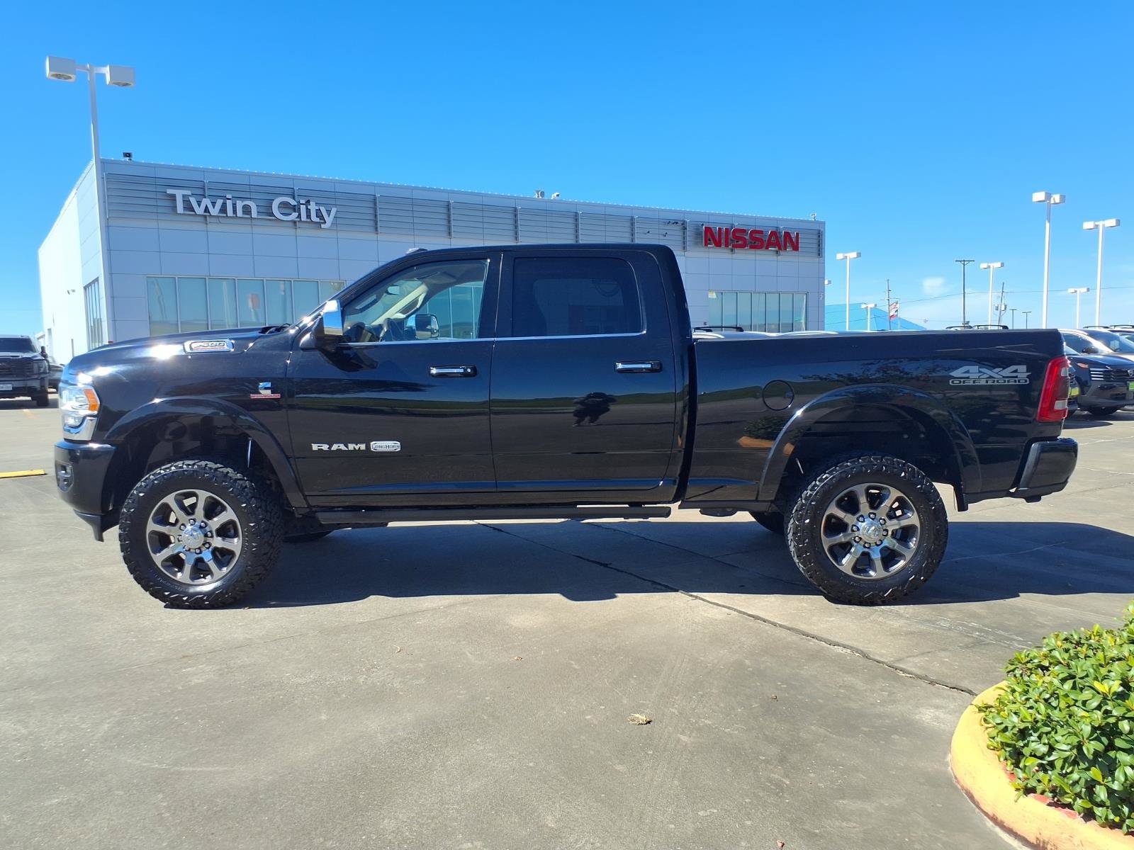 Used 2022 RAM 2500 Limited AWD/4WD image 8