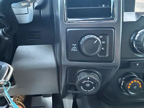 Used 2017 Ford F150 XLT w/ Equipment Group 302A Luxury AWD/4WD image 27