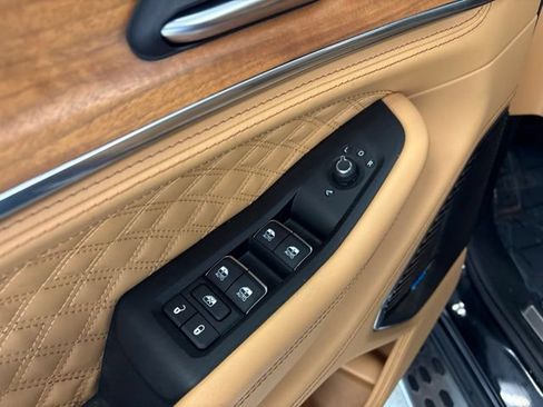 Used 2025 Jeep Grand Cherokee L Summit AWD/4WD image 20