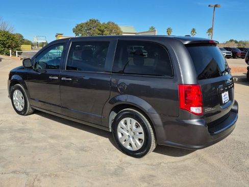 Used 2020 Dodge Grand Caravan SE w/ UConnect Hands-Free Group image 7