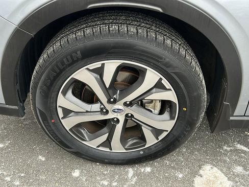 Certified 2022 Subaru Outback Limited image 5