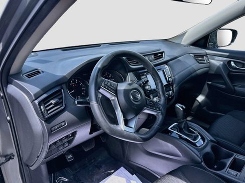 Used 2020 Nissan Rogue SV FWD image 9