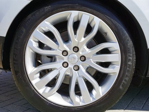 Used 2019 Land Rover Range Rover Sport HSE image 36