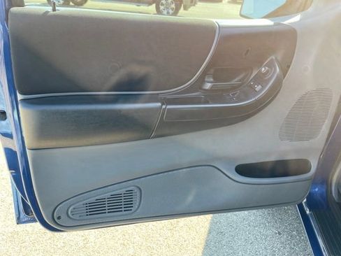 Used 2010 Ford Ranger XLT image 10