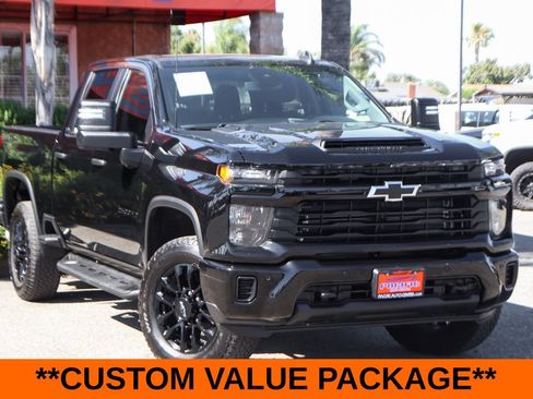 Used 2025 Chevrolet Silverado 2500 Custom w/ Custom Value Package AWD/4WD image 2
