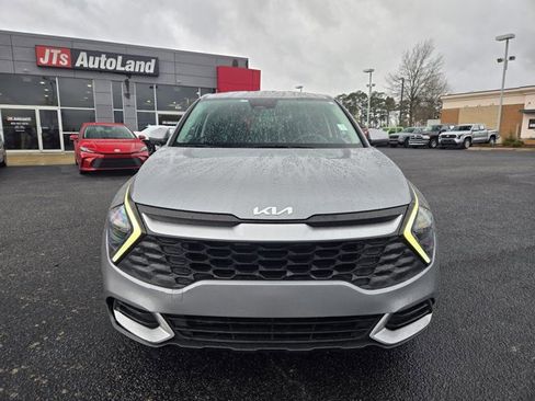 Used 2024 Kia Sportage LX image 2
