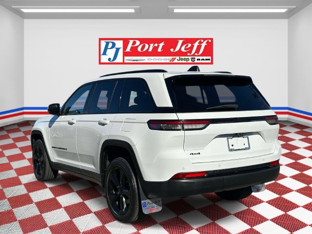Used 2023 Jeep Grand Cherokee Altitude AWD/4WD image 5
