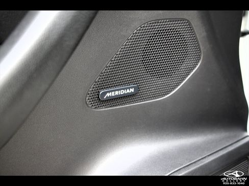 Used 2018 Jaguar F-PACE S image 16