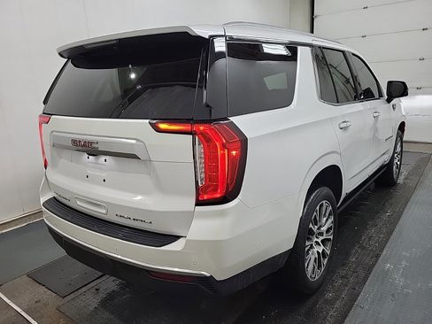 Used 2023 GMC Yukon Denali w/ Denali Reserve Package image 3