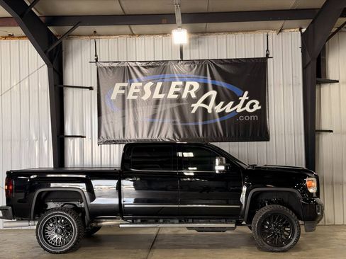 Used 2018 GMC Sierra 2500 SLT w/ Duramax Plus Package AWD/4WD image 33