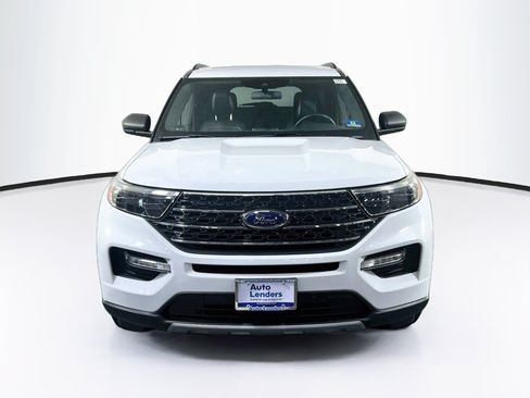 Used 2020 Ford Explorer XLT w/ Equipment Group 202A AWD/4WD image 2