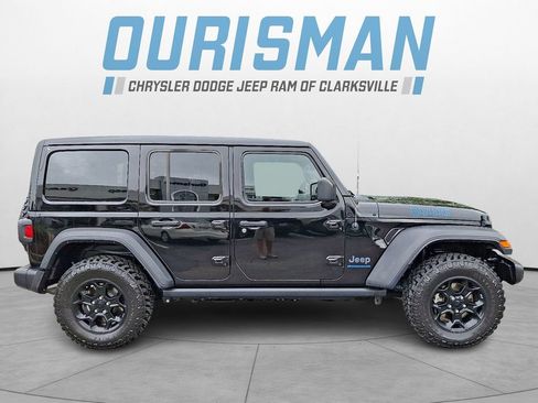 Used 2023 Jeep Wrangler Unlimited w/ Sun & Screen Package AWD/4WD image 7