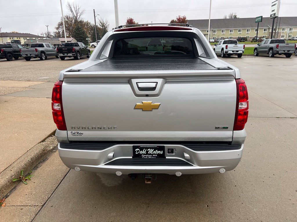 Used 2012 Chevrolet Avalanche LTZ AWD/4WD image 8