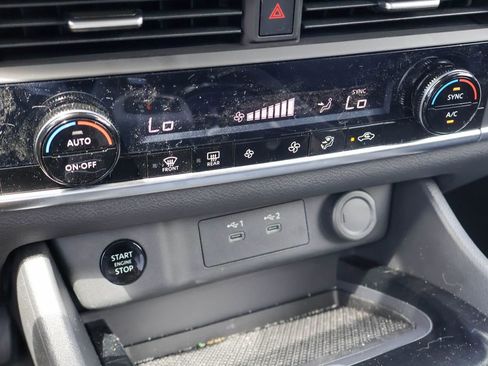 Certified 2026 Nissan Rogue SV FWD image 14