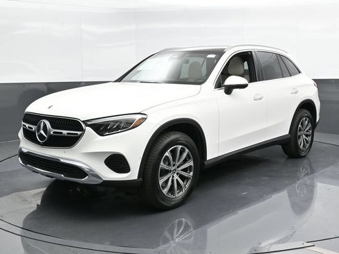 Used 2025 Mercedes-Benz GLC 300 4MATIC image 6