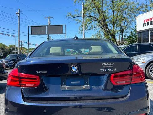 Used 2017 BMW 320i xDrive Sedan AWD/4WD image 4