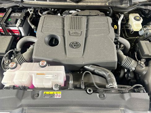 Used 2025 Toyota Tundra SR5 w/ SR5 Convenience Package RWD image 32