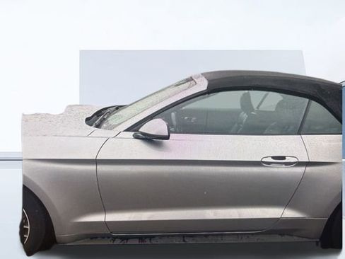 Used 2023 Ford Mustang Premium image 4